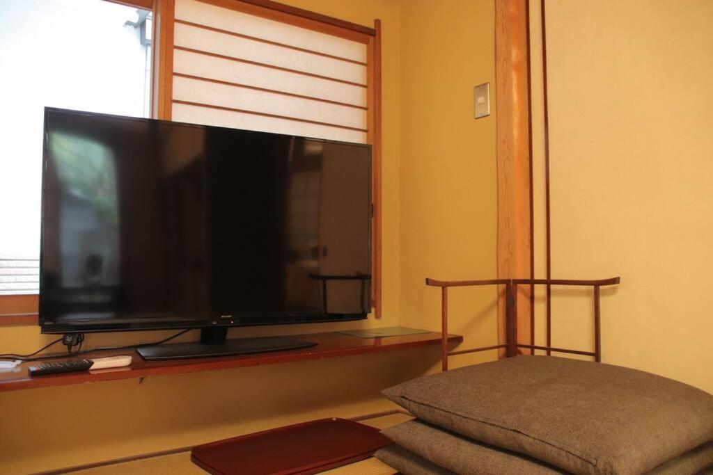 Yamaguchi House Villa,Historic Japanese Room With Onsen Хаконе Екстериор снимка