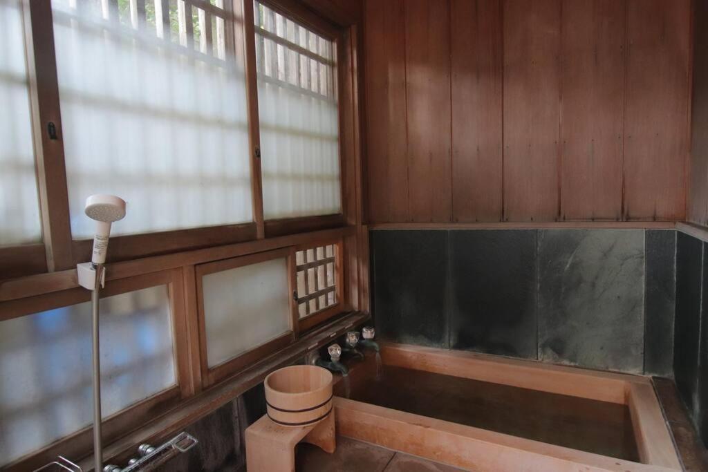 Yamaguchi House Villa,Historic Japanese Room With Onsen Хаконе Екстериор снимка